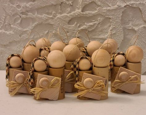 Wine Cork Nativity Ornament - Etsy Wine Cork Nativity, Wine Cork Nativity Scene, Cork Angels Ornaments, Nativity Tree Ornaments, Wine Cork Projects Diy, Cork Ornaments Diy, Cork Nativity, Cork Christmas Ornaments, Christmas Cork Ornaments