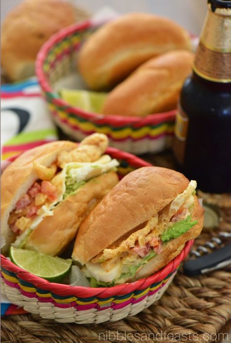 Guacamayas. A tasty torta from Leon, Guanajuato. Made with layers of mashed avocado, Panela cheese and pork cracklings. Drizzled with a chile de arbol sauce and a squeeze of lime juice. Panela Cheese, Gourmet Tacos, Pan Relleno, Latin American Food, Mexican Kitchens, Mexico Food, Street Vendors, Homemade Tortillas, Hispanic Food