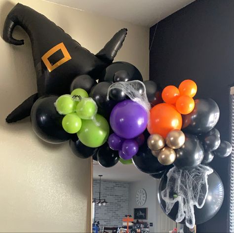 Mini Halloween Balloon Garland, Halloween Chairs Decorating Ideas, Backdrop And Balloon Garland, Small Halloween Balloon Garland, Halloween Grab And Go Balloon Garland, Witch Balloon Garland, Hocus Pocus Balloons, Hocus Pocus Balloon Arch, Halloween Party Balloon Arch