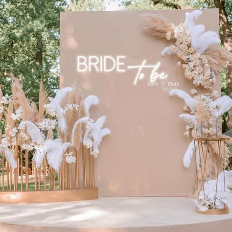 32 Fun Bridal Shower Party Ideas - LADY WEDDINGS Engagement Design Party, Bridal Shower Neon Sign, Bride To Be Neon Sign, Bridal Shower Set Up Decor, Engagement Party Ideas Diy, Rustic Bridal Shower Backdrop, Chic Bridal Shower Ideas, Bridal Shower Aesthetic, Bride To Be Backdrop