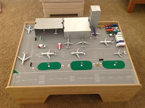 Airport: Kids playtable converted into an airport -all for my plane loving boy!! Kids play table Airport Theme, Model Train Table, Kids Play Table, Airplane Decor, Toy Trains Set, Play Table, Small World Play, Kid Friendly Trips, Diy Cans