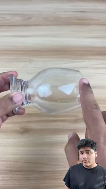 Instagram Phone, Diy Projector, Clever Inventions, Weird Inventions, Phone Projector, Daily Hacks, Diy Crafts Life Hacks, Diy Science, Quick Crafts