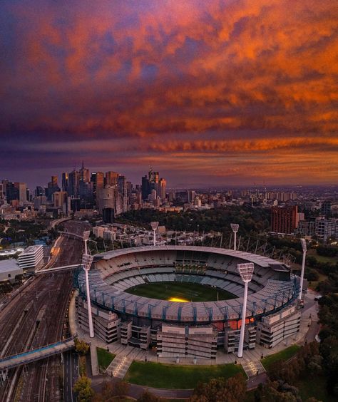 Vaughan Laws Photography on Instagram: “How good does the @mcg and Melbourne look! 👌 This is other shot from yesterday's awesome sunrise. This again is a shot looking in the…” Richmond Afl, Carlton Blues, Melbourne Cricket Ground, Geelong Cats, Genius Hour, Crazy Best Friends, Western Bulldogs, Cricket Ground, Vision Board Images