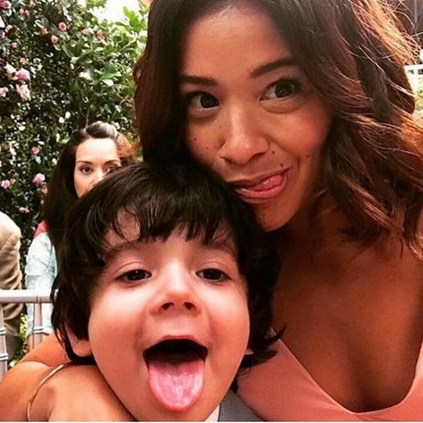 Jane The Virgin Cast, Jane Villanueva, Artificial Insemination, Gina Rodriguez, Justin Baldoni, Jane The Virgin, Comfort Show, Behind The Scene, Movie Series