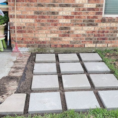 After we extended our patio in 2017 we realized that we had everything EXCEPT a {semi-}permanent home for the grill.We didn't want a patio that spanned the length of our home or anything that couldn't be changed later if we wanted to.In our previous home we extended our patio with pavers & let the grass grow in between for an English garden look & feel. We decided to use a similar technique to create this grill landing pad. Start with a plan.    First I mapped out the space. Using the… Fire Pit Area Next To Patio, Diy Patio With Grass Between Pavers, Grill Area Pavers, Grill Patio Area, Paver Area For Grill, Front Porch Paver Patio Ideas, Decomposed Granite With Pavers, Brick Border Patio, Diy Backyard Grill Area