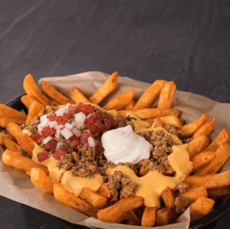 Ingredients -   Pico de gallo Sour Cream Nacho Cheese Sauce Mexican Fries Nacho Fries, Nacho Toppings, Taco Bell Recipes, Fried Tacos, Homemade Fudge Recipes, Bacon Fries, Nacho Cheese Sauce, Loaded Fries, Food Photoshoot