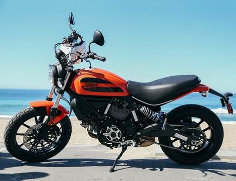 Ducati Scrambler Sixty2, Scrambler Sixty2, Scrambler Icon, Xe Ducati, Stylish Car, Motorcycle Drawing, Standard Motorcycle, Bicycle Decor, Dual Sport Motorcycle