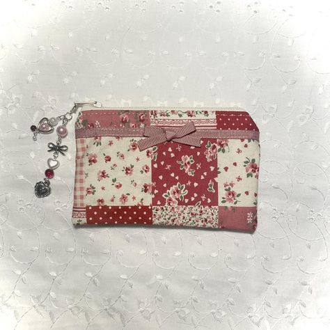 pink and red patchwork coin purse 🎀 shop on... - Depop Sewn Coin Purse, Coin Pouch Aesthetic, Coin Purse Aesthetic, Coin Pouch Sewing Pattern, Cute Handmade Pink Pouch, Heart Coin Purse, Handmade Pink Coin Purse, Handmade Vintage Coin Purse, Vintage Handmade Red Coin Purse