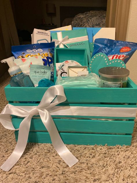 Sorority Baskets, Big Little Basket, Big Lil, Big Little Reveal, Phi Mu, Gamma Phi, Tiffany And Co, Big Little, Basket Ideas