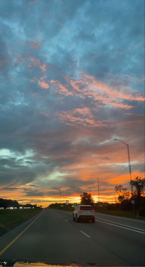 pastel bright sunset on the highway Car On Highway, Highway Sunset, Bright Sunset, Car Aesthetics, Sunset Road, Travel Pictures Poses, High Road, Cardboard House, Pictures Poses