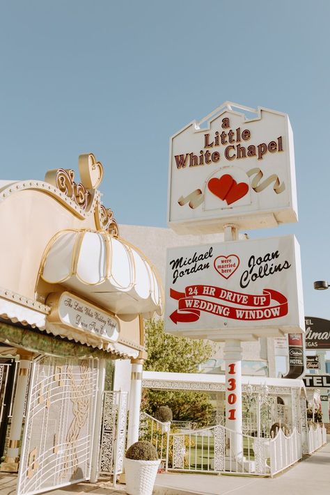 Las Vegas Little White Chapel, Cupids Wedding Chapel Las Vegas, Vegas White Chapel Wedding, Los Vegas Wedding, Vegas Wedding Elopement Pictures, Vegas Theme Wedding Decor, Vegas Chapel Aesthetic, 70s Vegas Wedding, Classy Vegas Elopement