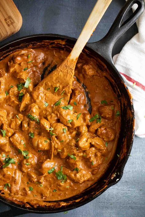 Butter Chicken Recipe Easy, Dinner Recipes Chicken, Butter Chicken Recipe, Pizza Recipes Homemade, Chicken Tikka Masala, Chicken Curry, Dinner Idea, Tikka Masala, Chicken Dishes Recipes