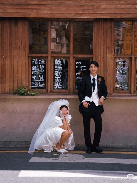 Funny Pre Wedding Photoshoot, Korean Engagement Photos, Pre Wedding Photoshoot Ideas, Pre Wedding Photoshoot Theme, Wedding Photoshoot Ideas, Pre Wedding Photoshoot Props, Wedding Fotos, Pre Wedding Photoshoot Outfit, Korean Wedding Photography