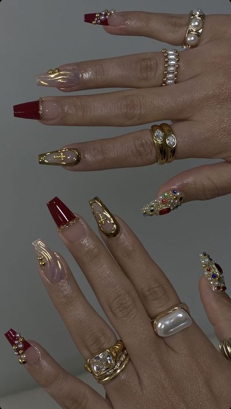 Nail Art Formal, Red Nail Gold Tip, Desi Bridal Nails, Red Nails Gold Design, Nail Ideas Red Design, Circle Nail Designs, Red Polish Nail Designs, Vintage Nail Ideas, I Love Me Nails Design