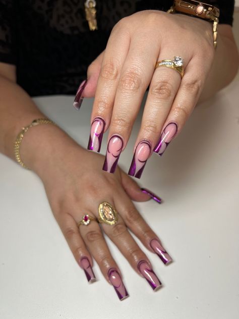 19th Birthday Nails Ideas Short, Abstract Chrome Nails, Purple Chrome French Tip Nails, Wedding Guest Nail Art, Purple Abstract Nails, Dark Purple Chrome Nails, Metallic Purple Nails, Chrome Purple Nails, Purple Chrome Nails Design