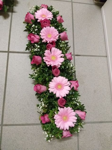 Gerbera Flower Arrangements, Wedding Flower Arrangements Table, Fresh Flower Arrangement, Dekoratívne Vence, Contemporary Flower Arrangements, Rose Flower Arrangements, Table Flower Arrangements, Altar Arrangement, Altar Flowers