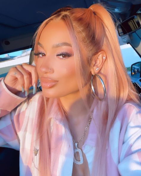 MOVIEBYDANILEIGH’s Instagram post: “Filming some dope for y’all today 😍” Dani Leigh, 90s Makeup, Anime Warrior, Hair Envy, Celebrity Look, Face Claims, Hair Inspo, Pearl Earrings, Hoop Earrings