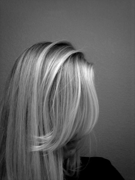 Black And White Hair Photography, Black And White Salon, Hair Salon Pictures, Salon Pictures, Hair Photography, Vogue Beauty, White Blonde, Hair Images, White Photos