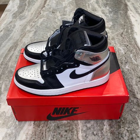 Nike Women’s Jordan High Og Black/Metallic Silver Size 7 Euro 38 Women’s Never Been Worn, With Box Black And Silver Outfits, Nike Shoes For Women, Silver Banshee, Nike Shoes Blue, Rapunzel Disney, Nike Jordans, Pretty Shoes Sneakers, All Nike Shoes