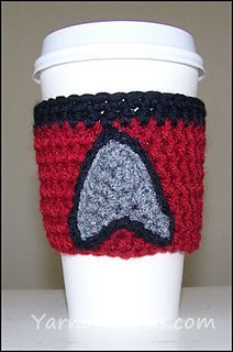 Star Trek Coffee Cup Cozy - free pattern on Ravelry Star Trek Badge, Coffee Cup Cozy Pattern, Cup Cozy Pattern, Crochet Mug Cozy, Crochet Coffee Cozy, Geeky Craft, Cup Cozies, Crochet Cup Cozy, Cozy Pattern