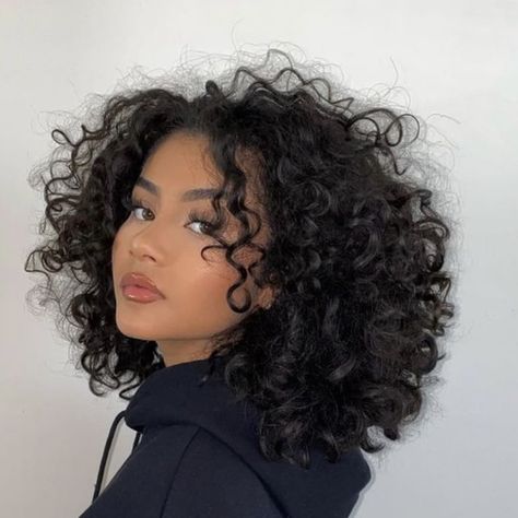 Zendaya Short Hair Curly, Kitty Cut Curly Hair, Short Curly Hair Volume, Round Face Haircuts Curly Hair, Short To Medium Curly Haircuts, Curly Layered Hair Short, Short Curly 4c Hair, Short Curly Haircuts With Layers, Black Curly Hair With Bangs