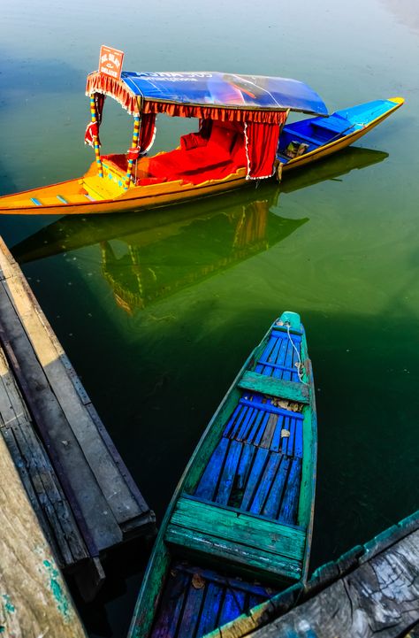 colourful shikara boat.. Shikara Boat Kashmir, Kashmir Pics, Kashmir Photos, Bookmark Design, Jammu Kashmir, Create Color Palette, Oil Painting Nature, Kashmir India, Spring City