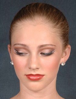 stage makeup Suttle Makeup, Nutcracker Makeup, Recital Makeup, Dance Competition Makeup, Ballet Makeup, Belly Dance Makeup, Makeup For Kids, Ballerina Makeup, Competition Makeup