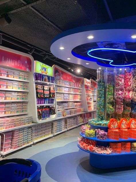 #haribo #haribostore #aesthetic #food #cotedazur #nicetolie #shopsmall #gummies #france #nice Haribo Jelibon Story, Haribo Aesthetic, Candy Store Aesthetic, France Nice, After Effect, Candy Store, Cote D’azur, Small Shop, Aesthetic Food