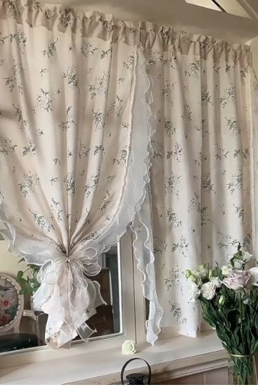 Cottagecore Curtains, Shabby Chic Window Treatments, Vintage Kitchen Curtains, Cocina Shabby Chic, Cottage Curtains, Muebles Shabby Chic, Shabby Chic Curtains, Stylish Curtains, Pinterest Room Decor