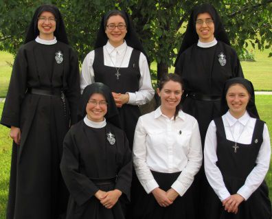 A postulant is someone who has formally moved in and begun to learn to live in community while remaining in the “asking” stage — a period of more intense discernment. Depending on the community, the postulancy lasts from 6 months to a year, and during this time she may or may not be called “Sister.” That, and whether or not a postulant wears some sort of uniform or follows a simple dress code, is up to the community. Nun Outfit, Nuns Habits, White Veils, Sister Act, Loving God, New Beginning Quotes, Bride Of Christ, Spiritual Truth, Taurus Facts