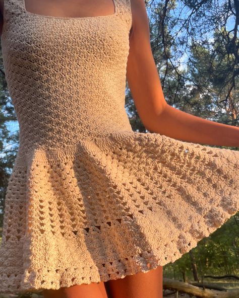 Beautiful design by @just.crochethings (pattern available on her ko-fi and etsy). Yarn: drops safran in marzipan. handmade, crochet dress, pattern, cottage core, design, coquette, slow fashion, sustainable fashion, yarn, crochet inspiration, nature, style inspo, crocheted outfit, diy clothing, woman, women’s fashion, sport yarn, cute dress Crochet Flowy Dress, Modest Crochet, Cottage Core Design, Core Design, Inspiration Nature, Nature Style, Crochet Inspo, Dress Flowy, Crochet Mini Dress