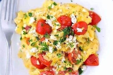 Fluffy Scrambled Eggs Recipe With Feta & Tomatoes: It's Time to Have Breakfast for Dinner #30secondmom