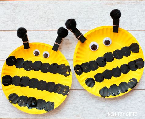 Spring Toddler Crafts, Summer Preschool Crafts, Bee Craft, Bee Crafts For Kids, Paper Plate Crafts For Kids, Insect Crafts, Non Toy Gifts, Spring Crafts For Kids, Paper Plate Crafts