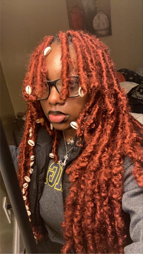 Brown And White Butterfly Locs, Locs With Shells Jewelry, Orange Butterfly Locs Black Women, Butterfly Locs With Shells, Butterfly Locs Layered, Ginger Red Braids For Black Women, Ginger Red Locs Black Women, Butterfly Locks With Bangs, Red And Blonde Butterfly Locs