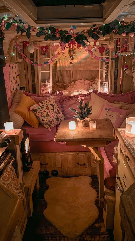 Josie Rose✌️dreamy BusLife 💕 📍UK (@bus.off.josie) • Instagram photos and videos Bus Life Ideas, Bus Off With Josie, Schoolbus House Converted Bus, Living In Bus, Bus Homes Converted, Short School Bus Conversion, Bus Home Conversion, Schoolie Conversion, Shuttle Bus Conversion