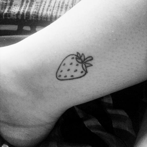 Strawberry Stick N Poke, Strawberry Stick And Poke, Strawberry Tattoo Outline, Cute Strawberry Tattoo, Small Strawberry Tattoo, Strawberry Tattoo Minimalist, Dumbest Tattoos, Grandma Tattoos, Rare Tattoos