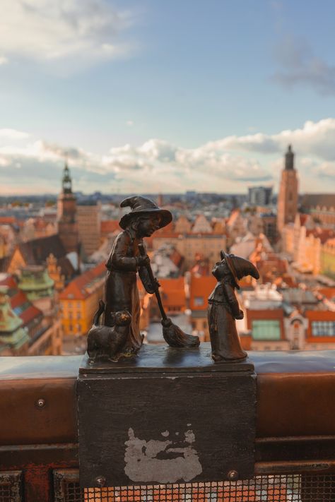 13 things you have to do in Wroclaw - Kelly Prince Writes Wroclaw Aesthetic, Poland Aesthetics, Study Psychology, Wroclaw Poland, European Aesthetic, Krakow Poland, Wroclaw, John The Baptist, Travel Europe