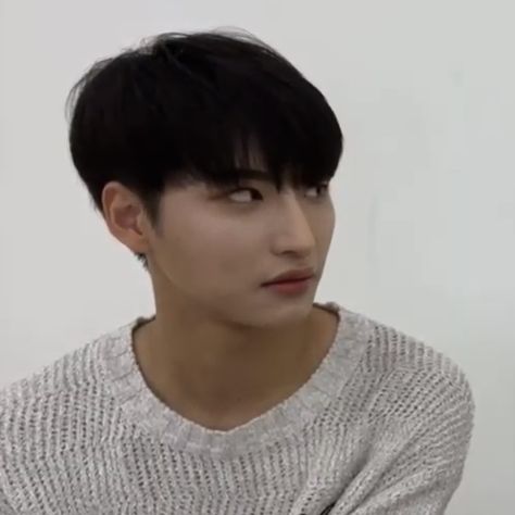 Seonghwa Judging Face, Ateez Funny, Ateez Meme, Confused Face, Ateez Memes, Ateez Seonghwa, Concert Aesthetic, Park Seong-hwa, Funny Face