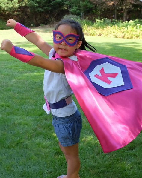 Cape For Kids, Girl Superhero Costumes, No Sew Cape, Bond Outfits, Super Hero Day, Superhero Cape, Capes For Kids, Superhero Capes, Toddler Halloween Costumes