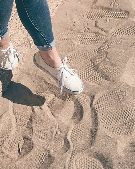 Vans Low-top Casual Sneakers, Casual Low-top Vans Sneakers, Vans Low-top Sneakers For Summer, Vans Low-top Sneakers For School, Vans Cream Low-top Sneakers, Vans Original, Vans Authentic, Trainers Women, Classic Shoes