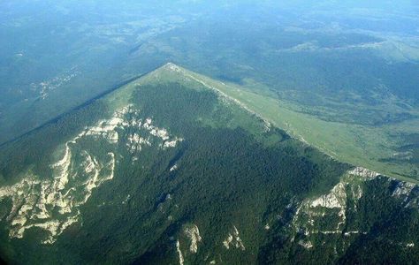 planina Rtanj Serbian Folklore, Out Of Place Artifacts, Aliens History, Serbia Travel, Ancient Aliens, Travel List, Serbia, Energy Healing, Places To Travel