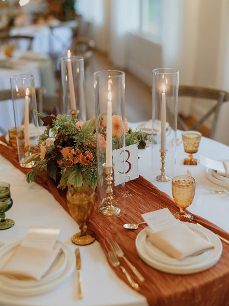 Romantic candle-lit tablescapes for a fall wedding at the Wylder Hotel Windham, with taper candles in vintage gold holders and a garden-style flower centerpiece. Photo by Brian David photography. Minimal Fall Wedding Centerpieces, Fall Wedding Tablescapes Long, Wedding Table With Candles, Candle Tablescapes Wedding, Candle Tablescapes, Fall Wedding Tablescapes, Table With Candles, Tablescapes Wedding, Vintage Wedding Centerpieces