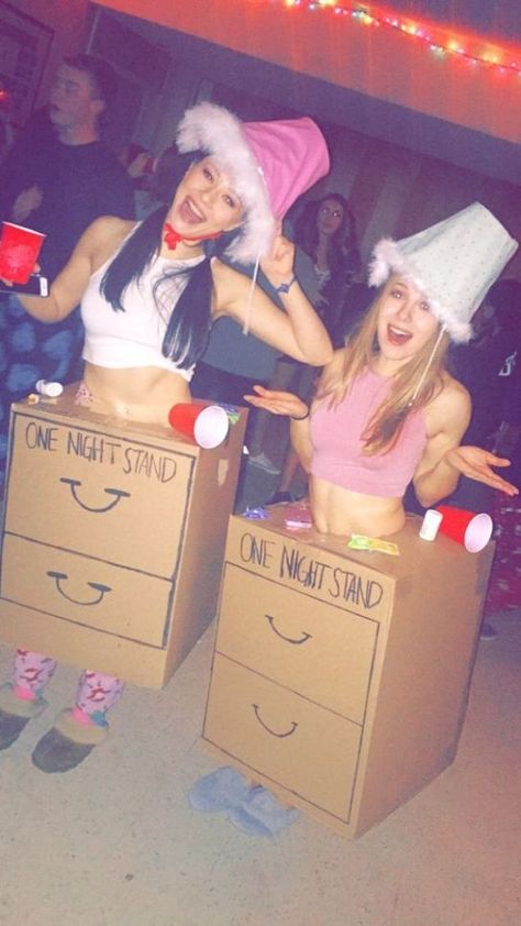 12 Funny Halloween Costumes That'll Make Your Friends Die From Laughter Funniest Costumes, One Night Stand Costume, College Halloween Costumes, Abc Party, Friend Costumes, Clever Halloween, Bff Halloween Costumes, Halloween Coustumes, Clever Halloween Costumes