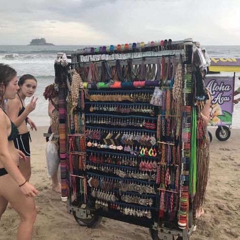 Vendor selling jewelry on the beach in Brazil. Brazil Jewelry, Beach Shade, Summer Marketing, Surfer Style, Summer Jobs, Jewerly Beads, Friendship Bracelets Diy, Diy Pottery, Craft Markets