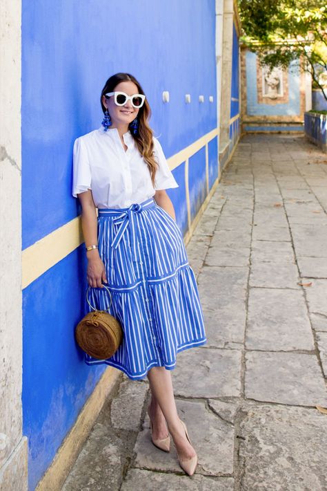 Blue White Stripe Midi Skirt Striped Skirt Outfit, Blue Skirt Outfits, White Skirt Outfits, Blue Striped Skirt, Midi Skirt Outfit, Pencil Skirt Outfits, White Striped Skirt, Casual Skirt Outfits, Striped Midi Skirt