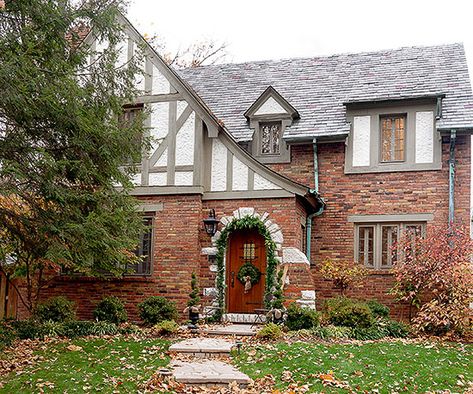 Tudor Color Schemes.  I love the number of lines & curves happening in Tudor homes.  I also love the use of Timber... Tudor Style Homes Exterior Color Schemes, Tudor Style Homes Exterior, Tudor Exterior Paint, Tudor Renovation, Appalachian Horror, Tudor Exterior, Tudor House Exterior, English Tudor Homes, Tudor Homes