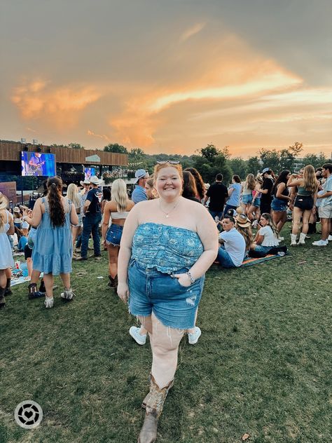 Country concert, curvy, plus size, country concert outfits Folk Concert Outfit, Country Concert Outfits, Tyler Childers, Country Concert Outfit, Concert Outfits, Country Concerts, Country Concert, Curvy Plus Size, Concert Outfit