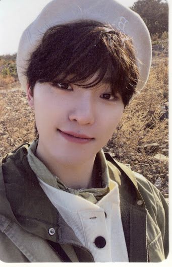 kpop scans: Dino ( Seventeen ) - Face the sun path version photocard Dino Photocard Scan, Seventeen Face The Sun Photocard, Face The Sun Photocard, Dino Photocard, Svt Selca, Seventeen Photocard, Kpop Scans, Sun Path, Face The Sun