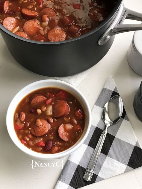 Sausage And Beans, Pinto Bean Recipes, Beans And Sausage, Beans Recipe, Salad Side Dishes, Pinto Beans, Smoked Sausage, Random Image, Game Day Food