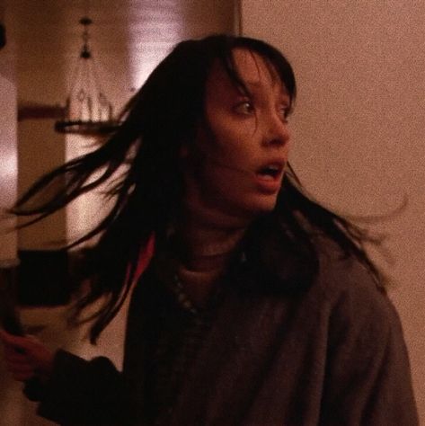 Horror Movie Reference, Wendy Torrance Icons, Shelly Duvall The Shining, The Shining Shelley Duvall, Horror Girl Aesthetic, Mouthwashing Aesthetic, Wendy The Shining, Horror Movie Stills, Shelly Duvall